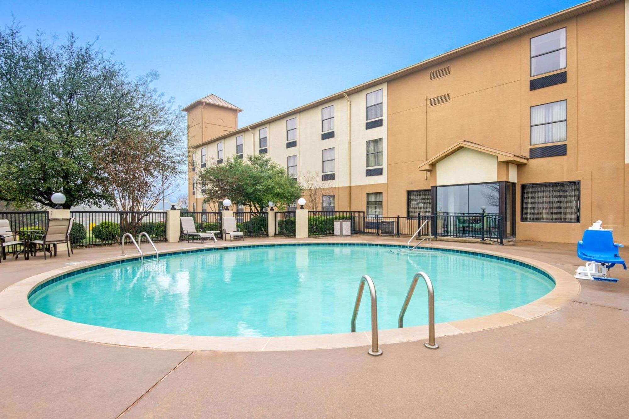 La Quinta By Wyndham Denison - North Lake Texoma Exterior foto